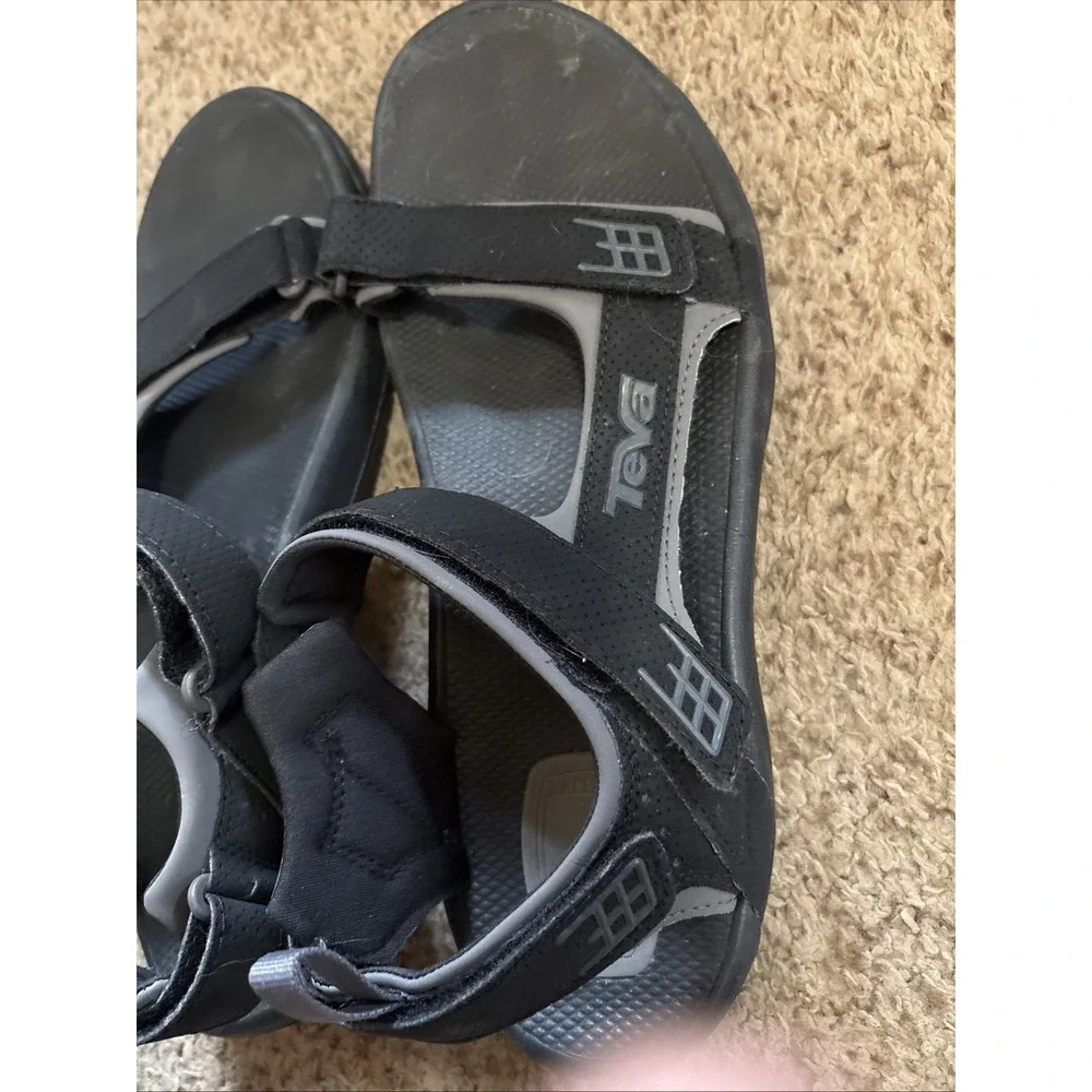 TEVA Sandals Men's 13 Black Straps Open Toe Summer Hiking Beach Outdoors